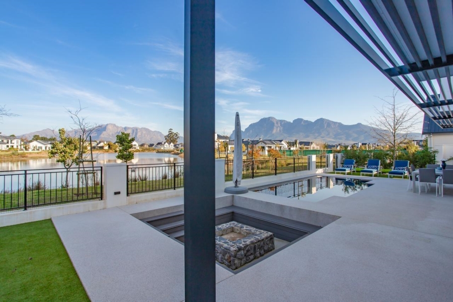 5 Bedroom Property for Sale in Val De Vie Estate Western Cape